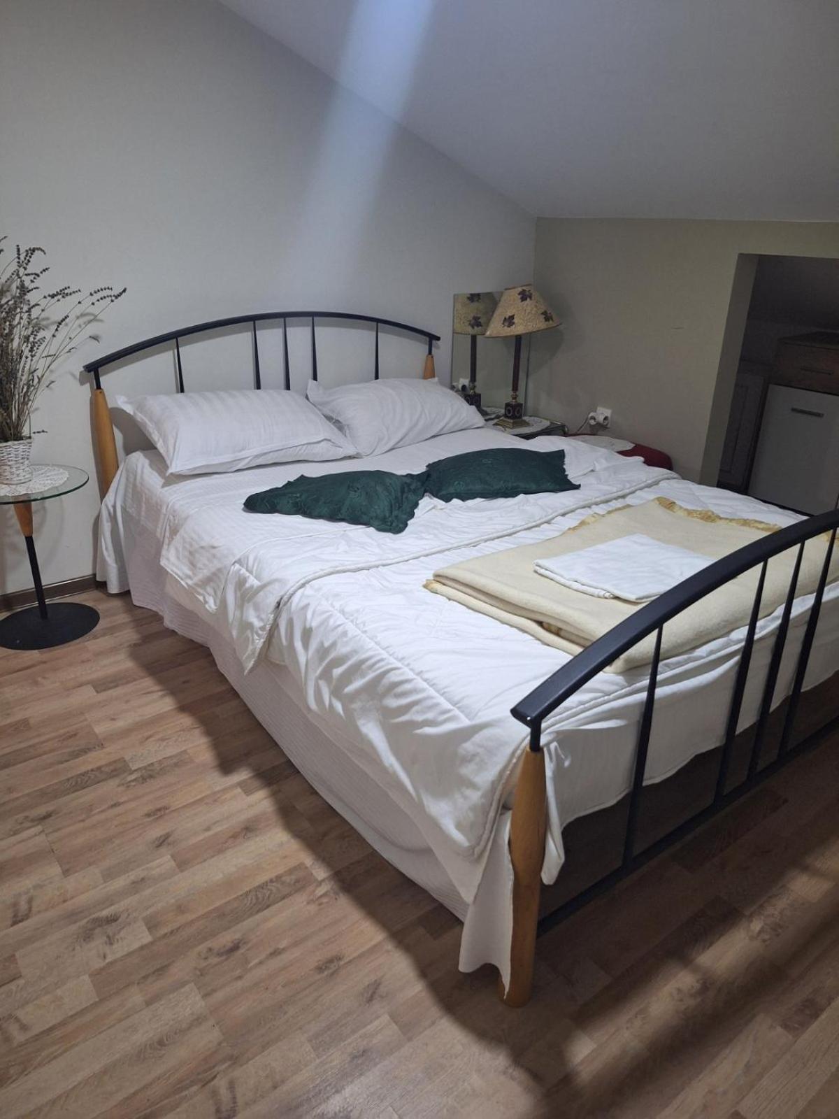 Ferienwohnung Jezero Aranđelovac Exterior foto